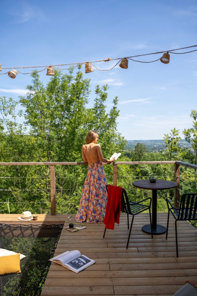 terrase cabane dans les arbres